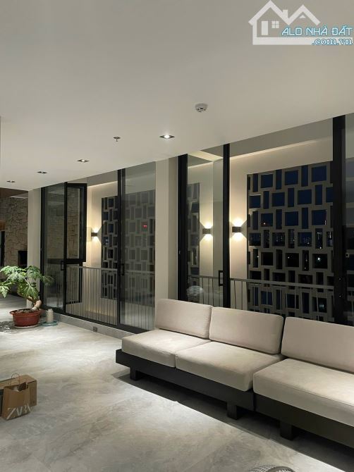 TÒA NHÀ 7 TẦNG CHDV THANG MÁY ngay Emart Gò Vấp dt sàn hơn 1200m2 chỉ 41 tỷ - 22