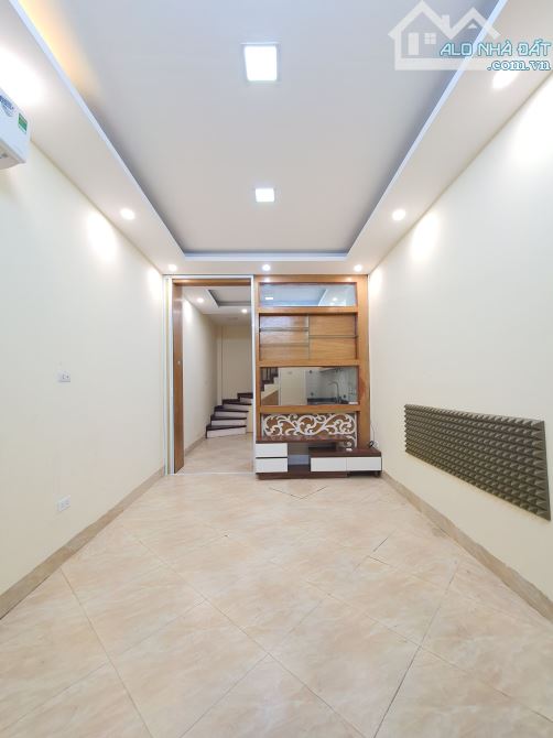 Bán Nhà Phố Vũ Ngọc Phan , Láng Hạ,  Đống Đa. Gần Đường Láng. DT : 90m2. Giá : 42 Tỷ - 3