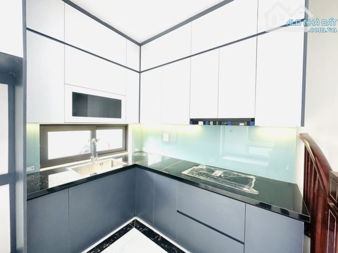 NHỈNH 5 TỶ - PHÚC LỢI -SÀI ĐỒNG- HÀNG XÓM BIỆT THỰ VINHOME-5 TẦNG -MẶT TIỀN 6 MÉT QUYỀN LỰ - 3
