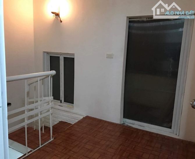 BÁN ĐẤT TẶNG NHÀ– XUÂN ĐỈNH- Ô TÔ ĐỖ CỔNG – 50M RA Ô TÔ TRÁNH, THÔNG TỨ TUNG. - 3