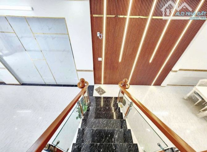 Kinh Doanh gỗ thất bại, Chị gái bán căn nhà 100m2 Tâm huyết mới hoàn thiện ngay Đồng Khởi - 3