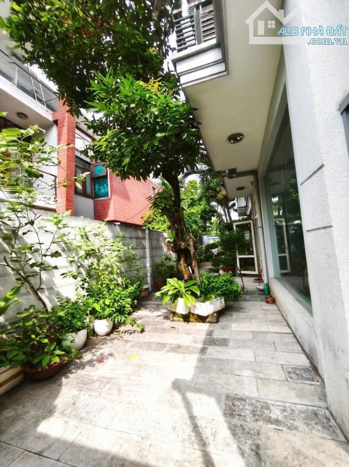 Nhà biệt thự sân vuờn 4tầng sổ cn 240m2, khu đẹp bật nhất Q12 Giá chỉ nhĩnh 18tỷ - 3