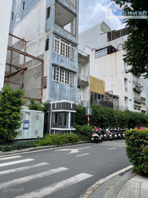 Tôi chính chủ bán nhà MT số 120A đường 3 Tháng 2, P. 12, Quận 10. Khu áo cưới. Giá 42 tỷ - 3