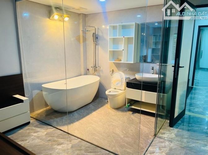 Bán tòa căn hộ dịch vụ phố Nguyễn Khánh Toàn, 220m², 9 tầng, 1 hâm, doanh thu 300tr/tháng - 3