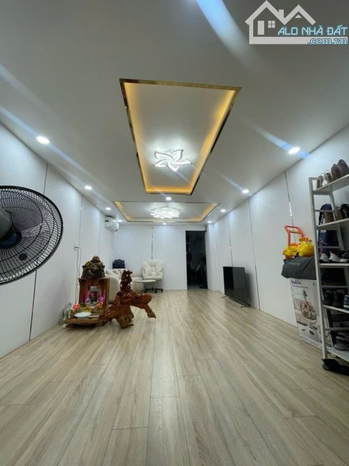 HẺM NHỰA XE HƠI -LÂM VĂN BỀN- TÂN KIỂNG -Q.7 -DT: 4*20M - 7 TỶ 5 - 3
