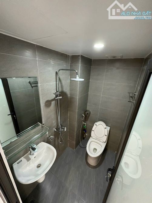 Bán Toà CHDV Khúc Thừa Dụ 59m² x 7T, 15 Phòng, Dòng Tiền 60 Triệu/Tháng, 2 Mặt Thoáng - 3