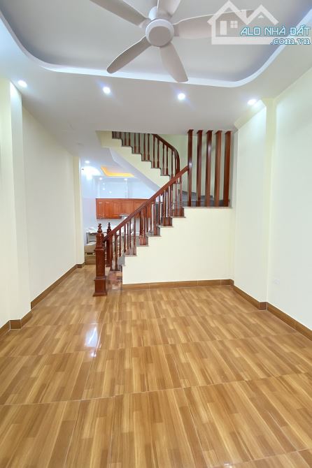 Nhà 5 tầng Yên Nghĩa,Hà Đông | 36m²,6 ngủ,Ngõ rộng thông,Gần BX Yên Nghĩa,chỉ 6 tỷ - 3