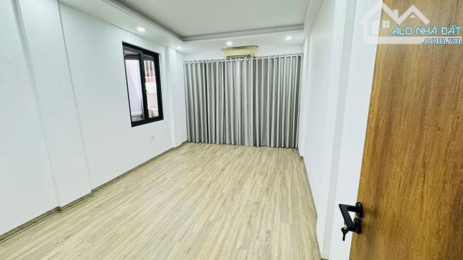 Bán nhà Trần Thái Tông, Cầu Giấy, 30m2x 5 tầng, ngõ to, thông các ngả, gần chợ kinh doanh, - 3