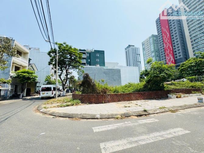 TÔI CHÍNH CHỦ BÁN LÔ GÓC TRẦN ĐỨC THÔNG 256M2 GIÁ 39,5 TỶ- ĐƯỢC XÂY CAO 10 TẦNG. GỌI HƯƠNG - 3