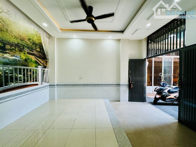Bán nhà 440/...HXH, Thống Nhất, phường 16, Gò Vấp, 50m2, 3 tầng, 3PN, 3WC, nhỉnh 5 tỷ - 3