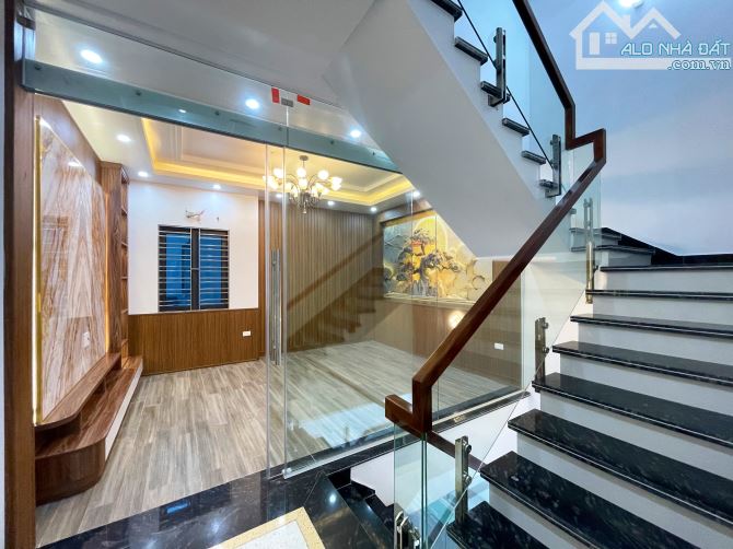 Nhà 4 tầng xây mới phân lô Văn Cao - 52.8m2 ngang 4.8m - Đường 7m - 4