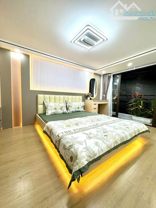 Siêu phẩm nhà 4 tầng, 28m2,sổ đẹp nở hậu, tại Trung Phụng, Đống Đa, giá chỉ nhỉnh 5 tỷ - 4