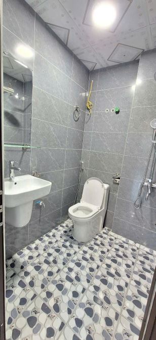 Chính chủ bán nhà mới hoàn thiện, TK hiện đại, 30m2 x 5 tầng, căn góc, tại Kim Chung - 4