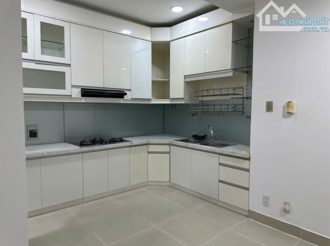 Cần cho thuê căn hộ chung cư Sao Mai - 153 Lương Nhữ Học, Q. 5. DT: 90m2 - 2PN - 2WC Nội t - 4