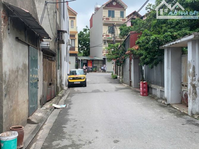BÁN ĐẤT TẶNG NHÀ C4 PHÚC ĐỒNG 40M-3,5MT-7 TỶ PHÂN LÔ QUÂN ĐỘI - Ô TÔ TRÁNH - 4