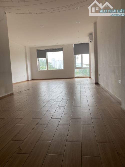 Cho thuê văn phòng Làng Việt Kiều Châu Âu, dt 60 m2/tầng, sàn thông giá 8 tr/tháng - 4