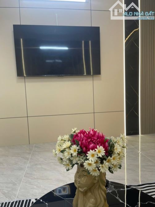 NHÀ 4PN HXH SÁT MẶT TIỀN ĐƯỜNG NGUYỄN THỊ KIỂU PHƯỜNG HIỆP THÀNH QUẬN 12 CHỈ NHỈNH 5 TỶ - 5