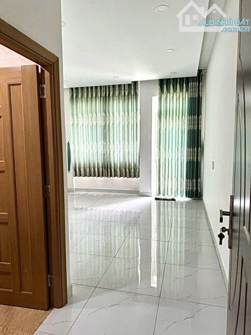 Mặt tiền đường nhựa 12m, 4 tầng, 4x17m, 4pn, 5wc xem là mê mua là lời. - 5