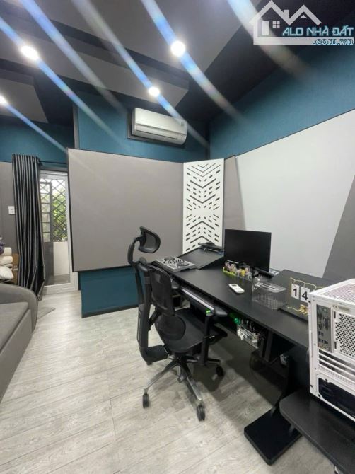 HẺM NHỰA XE HƠI -LÂM VĂN BỀN- TÂN KIỂNG -Q.7 -DT: 4*20M - 7 TỶ 5 - 5