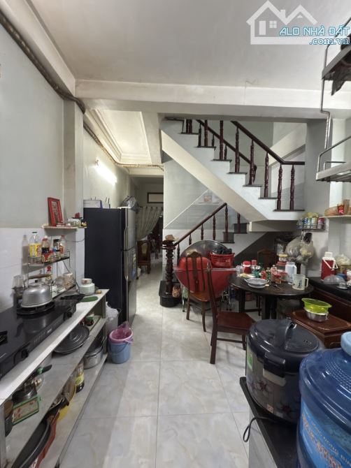 🏠Tên Lửa , An Lạc A ,Bình Tân  DT 4 x 16, 2 tầng. Giá 5 tỷ BL.  Mô tả:+  Hẻm trước nhà 8m - 5