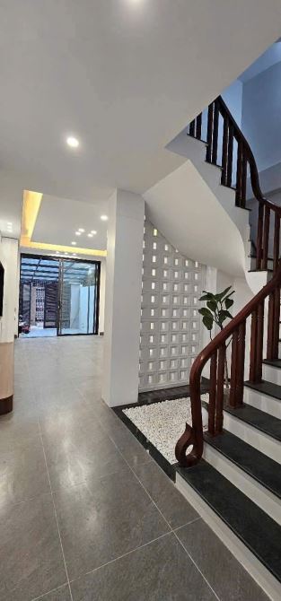 TT Thanh Trì đường Ngọc Hồi 102m thang máy 4 tầng 100 triệu mét - 5