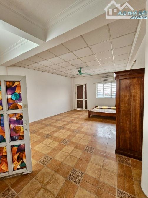 Bán nhà 5 tầng - ngõ rộng - diện tích lớn 72m2 - trung tâm Việt Hưng - Long Biên - 5