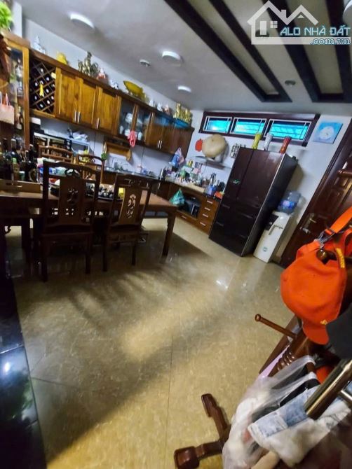 BÁN NHÀ PHÂN LÔ SIÊU HIẾM TÂN MAI - HOÀNG MAI 2 THOÁNG . 100 M2 GIÁ 25.. TỶ. - 6