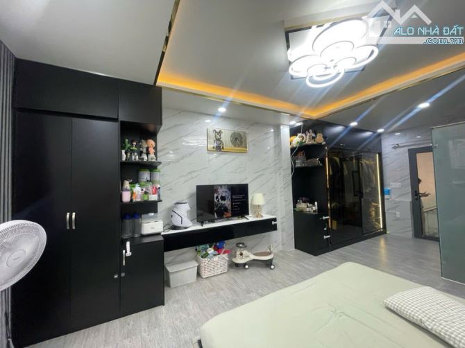 HẺM NHỰA XE HƠI -LÂM VĂN BỀN- TÂN KIỂNG -Q.7 -DT: 4*20M - 7 TỶ 5 - 6