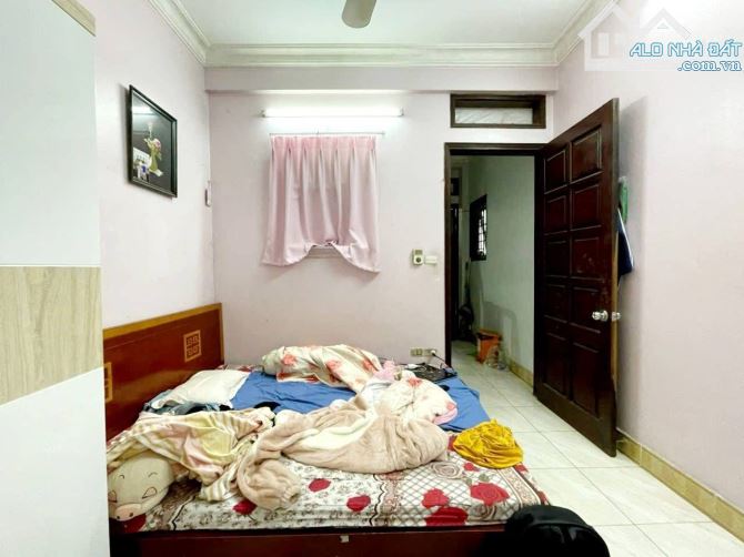 Bán nhà Lê Thanh Nghị 43m2, 4T, mt 3.5m lô góc, ngõ rộng, gần phố, sổ đẹp. Giá 10.8 tỷ