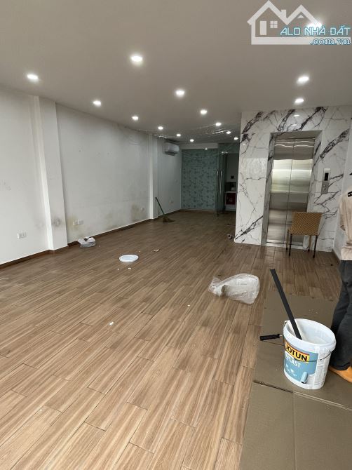 Cho thuê văn phòng Làng Việt Kiều Châu Âu, dt 60 m2/tầng, sàn thông giá 8 tr/tháng - 7