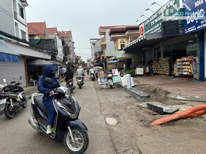 BÁN NHÀ 3 TẦNG -TRỤC CHÍNH ĐẠI MẠCH  - KIM CHUNG - 7