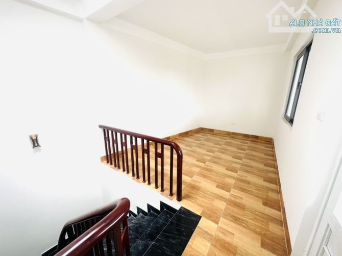 NHỈNH 5 TỶ - PHÚC LỢI -SÀI ĐỒNG- HÀNG XÓM BIỆT THỰ VINHOME-5 TẦNG -MẶT TIỀN 6 MÉT QUYỀN LỰ - 8