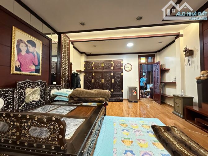 BÁN NHÀ PHÂN LÔ SIÊU HIẾM TÂN MAI - HOÀNG MAI 2 THOÁNG . 100 M2 GIÁ 25.. TỶ. - 8