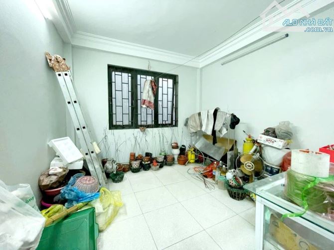 Bán nhà Lê Thanh Nghị 43m2, 4T, mt 3.5m lô góc, ngõ rộng, gần phố, sổ đẹp. Giá 10.8 tỷ