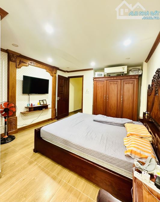 Kế mặt tiền Sư Vạn Hạnh. Q10. Diện tích đẹp 4*14. Noẻ hậu. 4 tầng. 4Pn. ST. Chỉ 13.5 tỷ. - 9