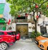 Bán Biệt Thự Hoàng Cầu, kinh doanh, 2 mặt ngõ trước sau, 29 tỷ