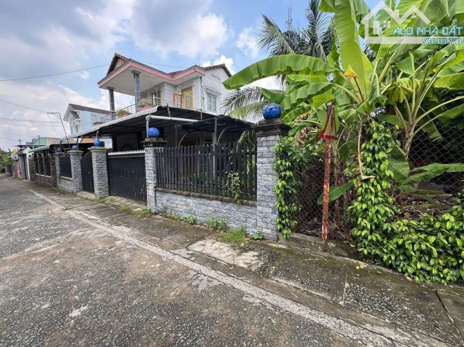 Đất TDM: 1 xẹt Lê Hồng Phong: 8,3 x 14,5 đường oto