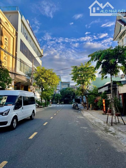 MẶT TIỀN MAN THIỆN- TRUNG TÂM THÀNH PHỐ- BÁN ĐẤT TẶNG NHÀ- SẴN DT 8 TRIỆU/THÁNG.