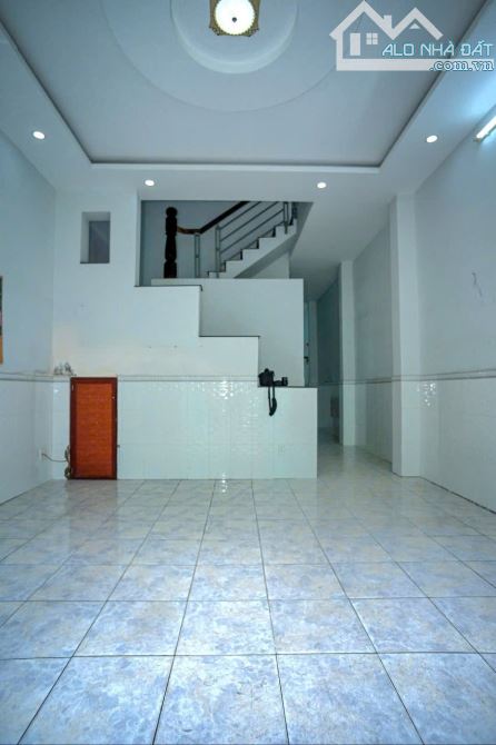 Nhà 1 sẹc TÊN LỬA 4.5x15M  cách mặt tiền 30m giá 4.85 tỷ
