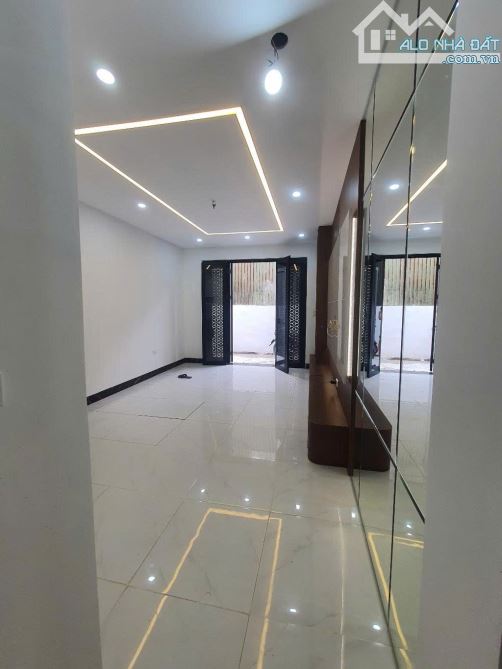 Bán nhà Liên Mạc, 31m2 5 tầng nhà mới, ngõ thoáng,sạch sẽ, dân trí cao giá 4,2 tỷ