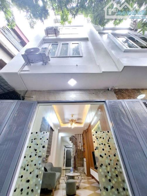 BÁN NHÀ ĐẸP PHỐ TRƯƠNG ĐỊNH LÔ GÓC 3 MẶT THOÁNG 5 TẦNG MỚI FULL NỘI THẤT GIÁ CHỈ 6,3 TỶ