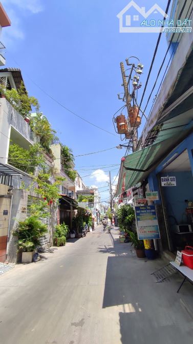 Bán nhà hẻm 7m Khuông Việt Tân Phú 4.4x22m đúc 2 lầu giá 10.8 tỷ TL (cách Hòa Bình 500m)