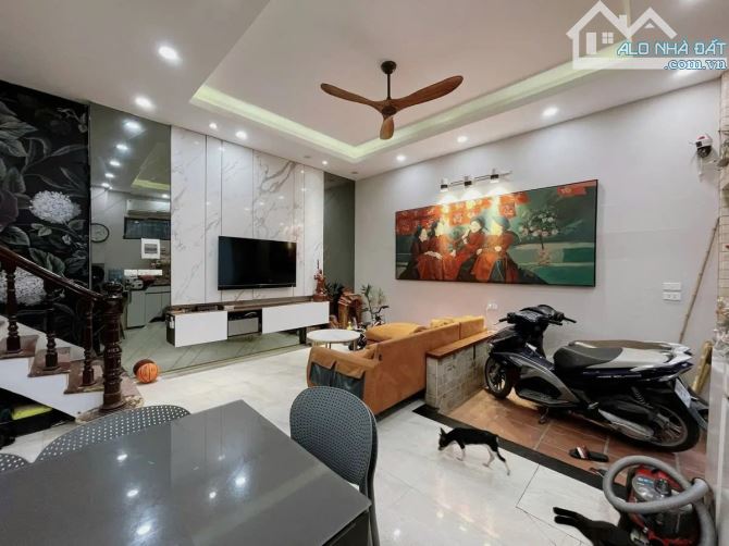 Bán nhà riêng gần 40m2, 4 tầng, 3 ngủ, tại Nguyễn Trãi, Thanh Xuân, Hà Nội