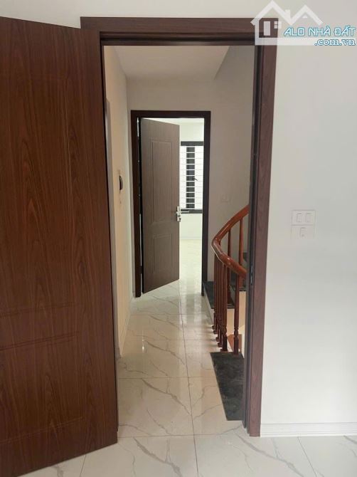 NHÀ MỚI LIÊN MẠC - Ô TÔ TRÁNH TRƯỚC CỬA - NGÕ THÔNG - 36M2, 4 TẦNG, MT 4M, 5,6 TỶ