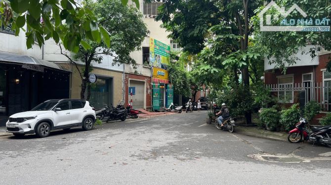LIỀN KỀ VIỆT KIỀU CHÂU ÂU VỈA HÈ KD OTO TRÁNH VIEW HỒ – Ô THANG MÁY Giá Đầu tư
