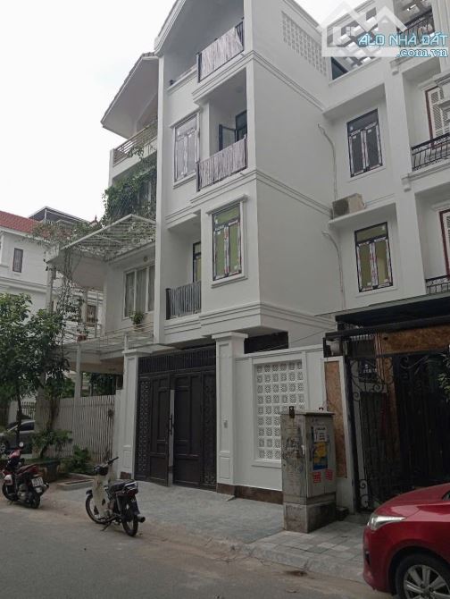 Cho Thuê biệt thự Việt Hưng 25 triệu 100m, 4 tầng, 4 PN, full NT, kinh doanh