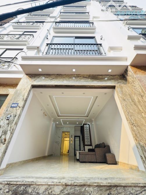 CỰC ĐẸP - CẦU GIẤY 43M2 x 6T THANG MÁY - NHÀ ĐẸP - GIÁ 11.7 TỶ.