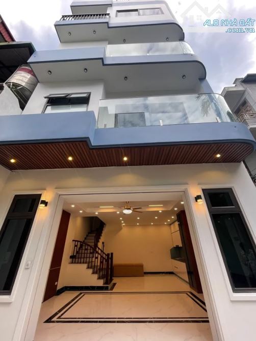 Siêu đẹp mặt tiền rộng nhà 5.1m 5 tầng diện tích 50m chỉ 9 tỷ có thương lượng giá đầu tư