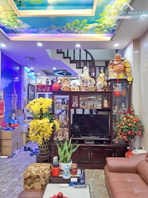 Bán nhà riêng Ba Đình. Mặt ngõ thông, kinh doanh, tương lai tô đỗ cửa.