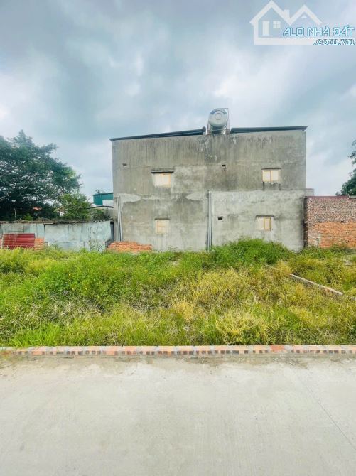 Gả nhanh A Hậu Ninh Xá-Thuận Thành-lô đất 2 mặt tiền nằm trên trục vành đai 5m giá 28t/m2.